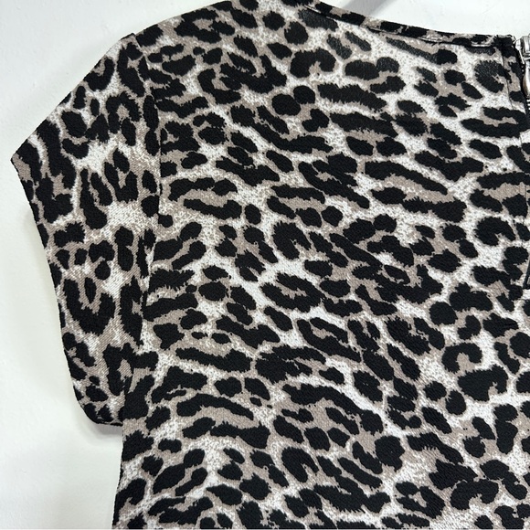 ONLY Grey Black Leopard Print Blouse Zip Back Short Sleeve Top NWT Size XS EU 34 - Picture 5 of 9